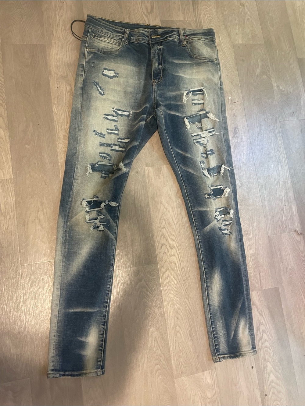Men's Slim Straight Distressed Jeans in Washed Blue